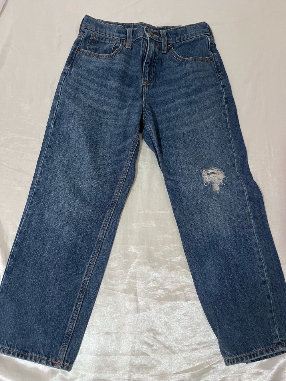 Old Navy’s ' Straight-Leg Jeans with Knee Distress